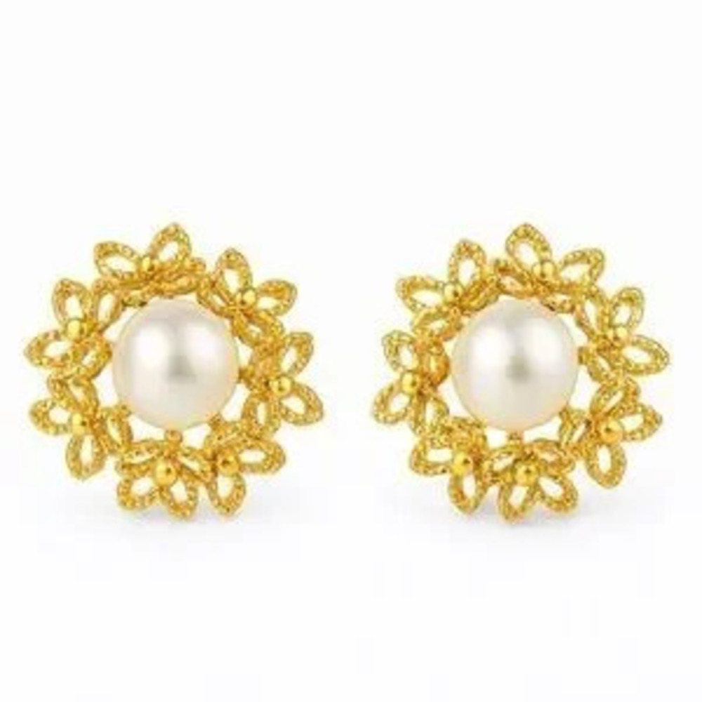 Elegant Gold Earrings With Pearl